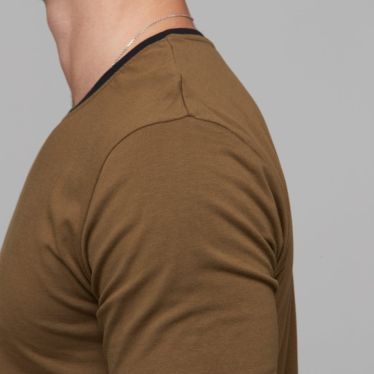 Liam Tee Khaki/Black