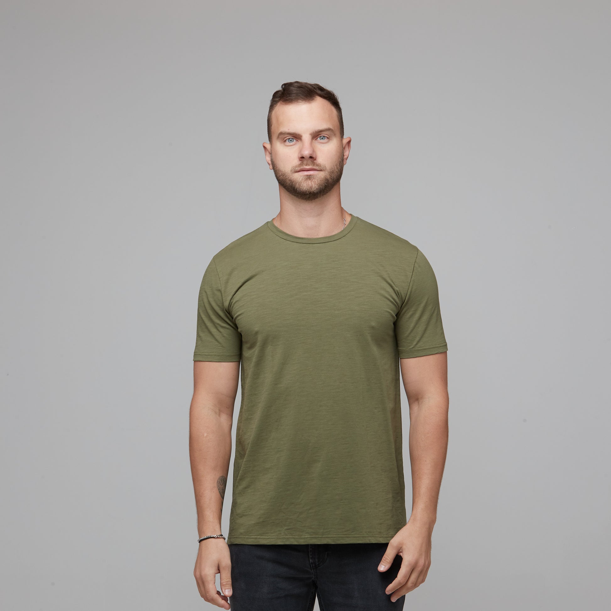 dipped back mens army green tee