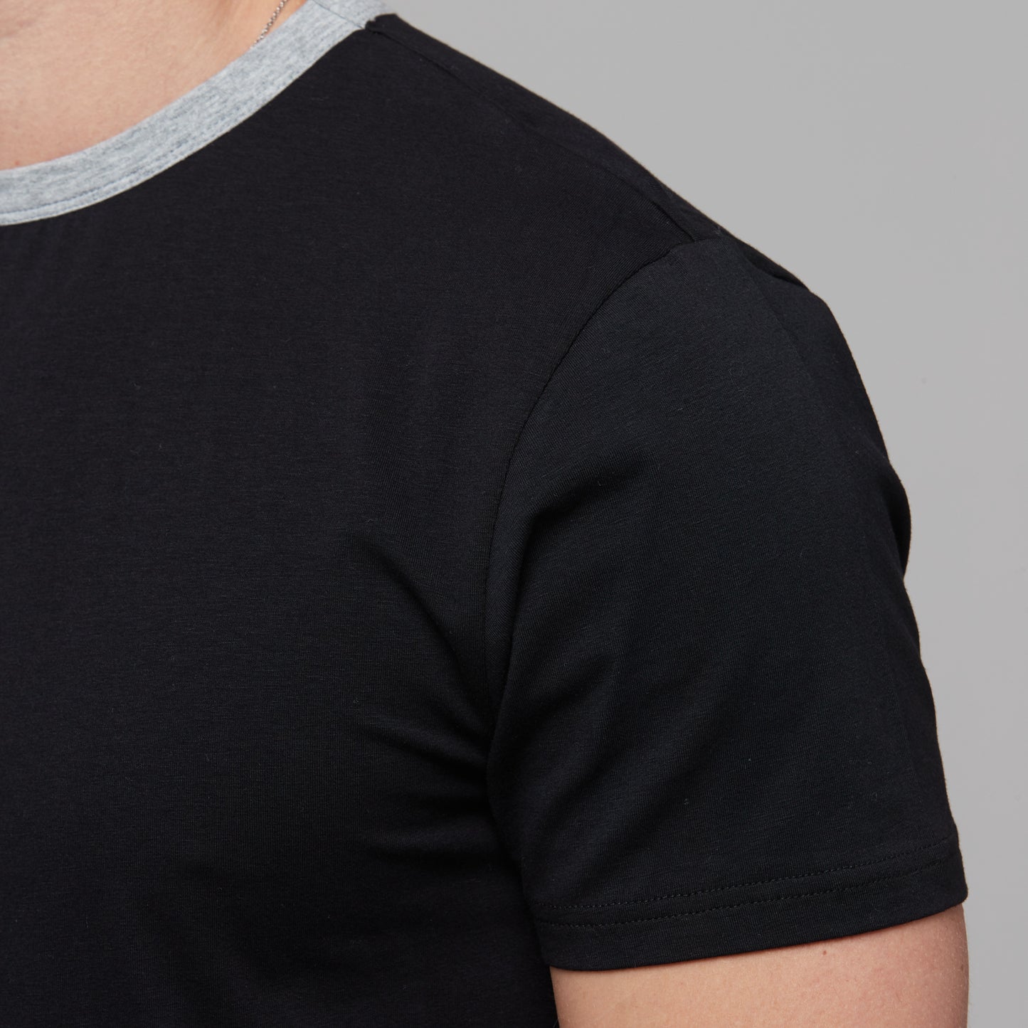Wyatt Tee Black/Grey
