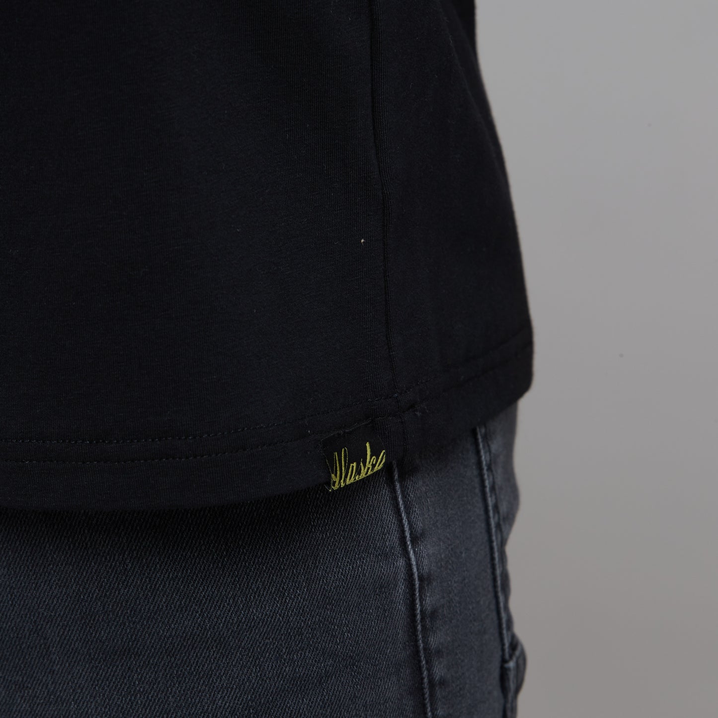 Wyatt Tee Black/Grey
