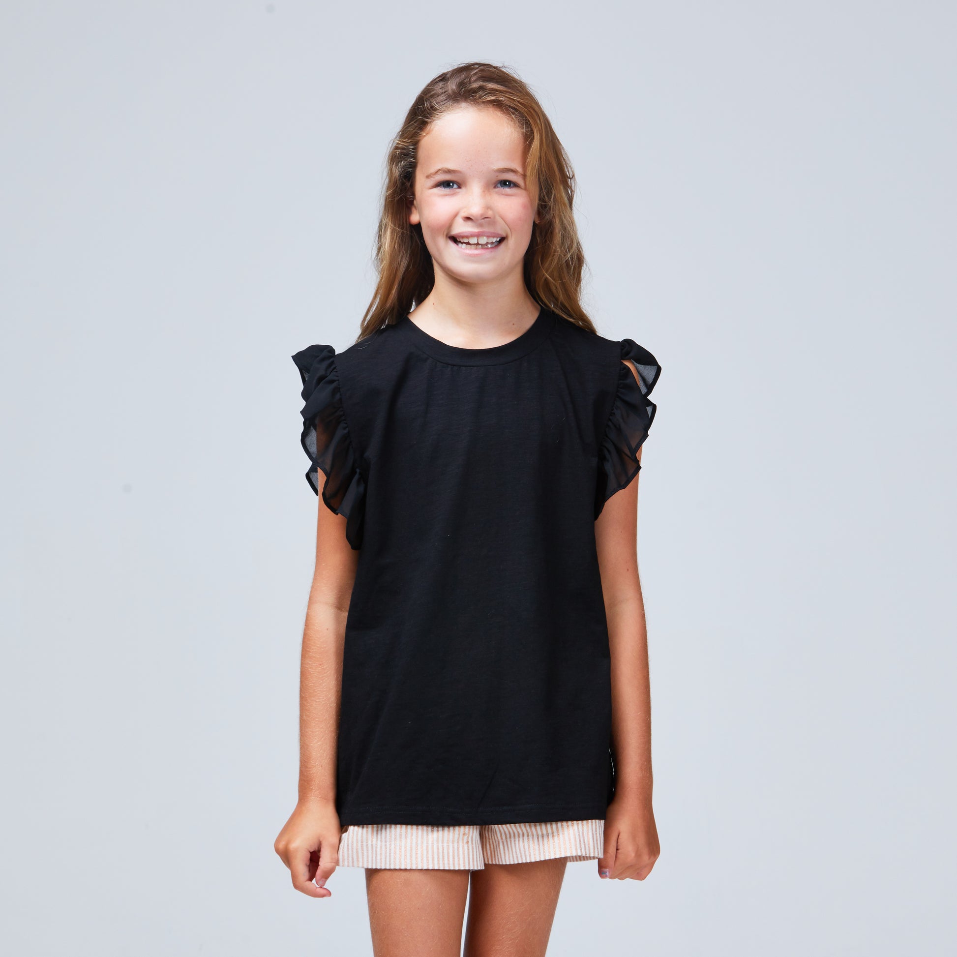 girls frill sleeve tee black