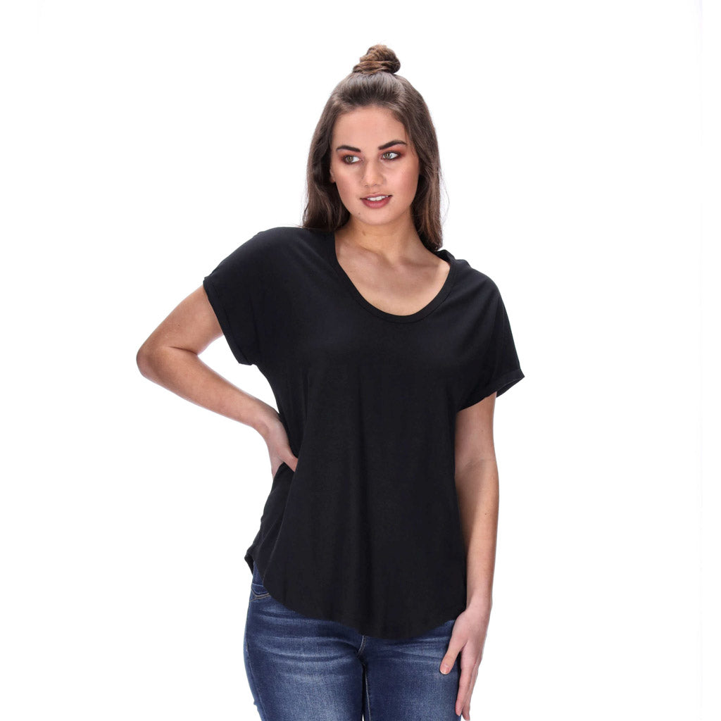 scoop neck womens tee black